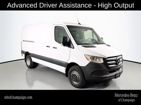 Used 2026 Mercedes-Benz Sprinter 4500 image 1