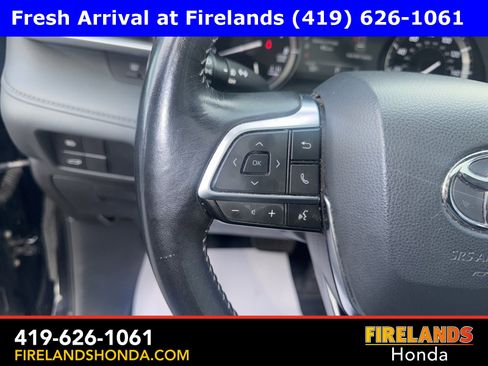 Used 2020 Toyota Highlander XLE image 16