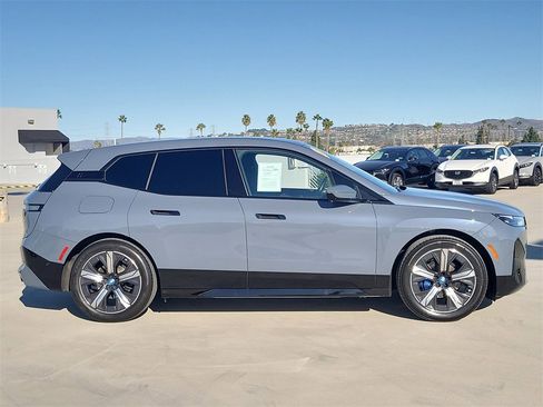 Used 2023 BMW iX xDrive50 image 30