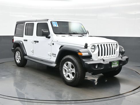 Used 2019 Jeep Wrangler Unlimited Sport S AWD/4WD image 11