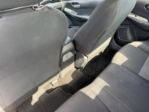 Used 2024 Nissan Sentra SV FWD image 12
