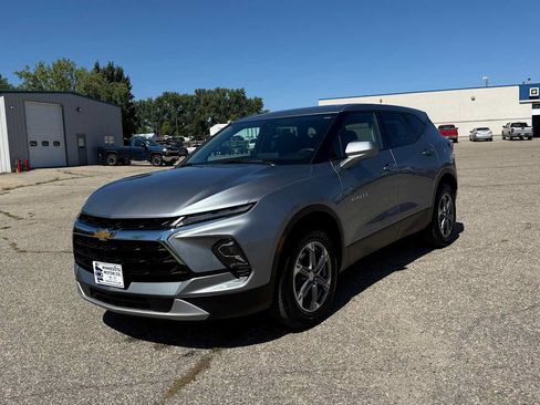 Used 2024 Chevrolet Blazer LT AWD/4WD image 1