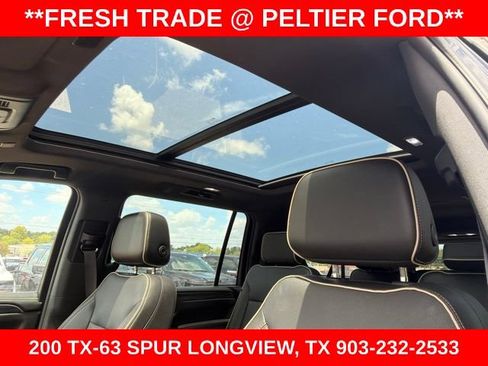 Used 2023 GMC Yukon XL SLT AWD/4WD image 23