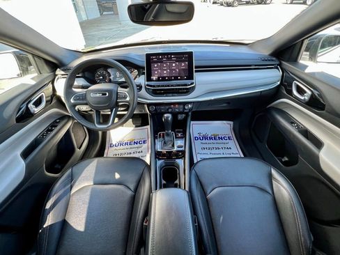 Used 2024 Jeep Compass Limited image 2