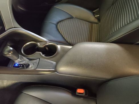 Used 2021 Toyota Camry SE image 26