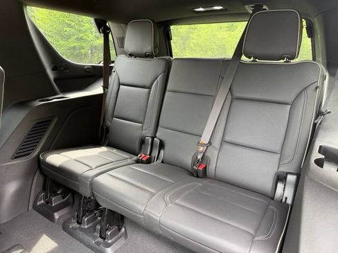 Used 2023 GMC Yukon SLT AWD/4WD image 14