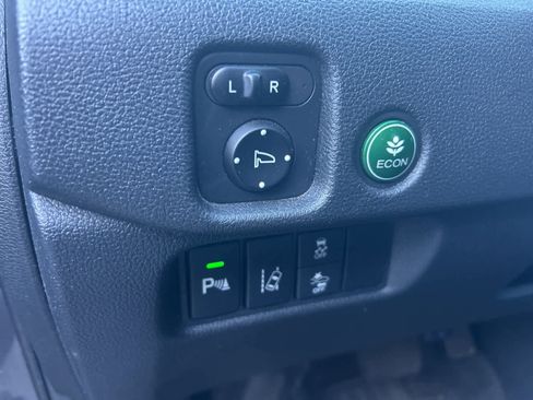 Used 2016 Honda Pilot Touring image 37