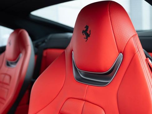 Used 2022 Ferrari Portofino M RWD image 56