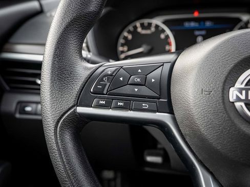 Used 2024 Nissan Altima 2.5 SV image 26