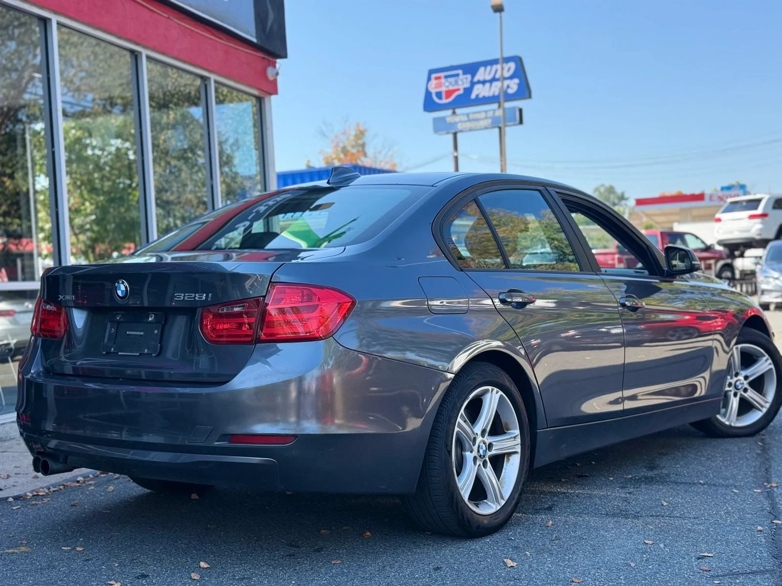 Used 2013 BMW 328i xDrive Sedan AWD/4WD image 3