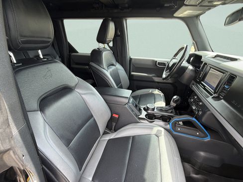Used 2022 Ford Bronco Black Diamond AWD/4WD image 11