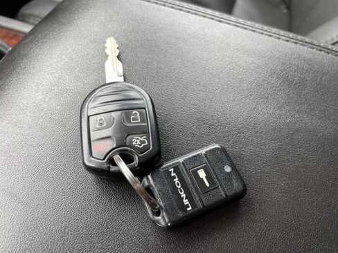 Used 2012 Lincoln Navigator 4WD image 48