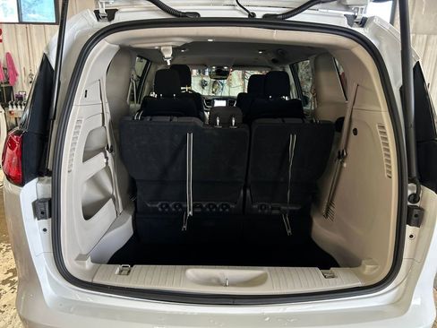 Used 2023 Chrysler Voyager LX FWD image 27