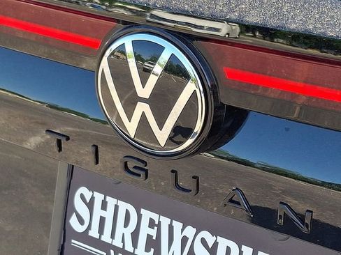 New 2026 Volkswagen Tiguan SE R-Line FWD image 12