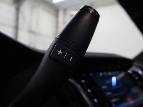 Used 2020 Cadillac Escalade Platinum image 22