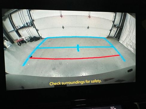 Used 2025 Toyota Sienna LE image 38