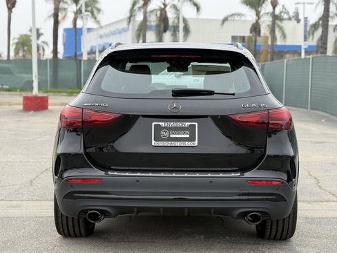 New 2026 Mercedes-Benz GLA 35 AMG 4MATIC image 9
