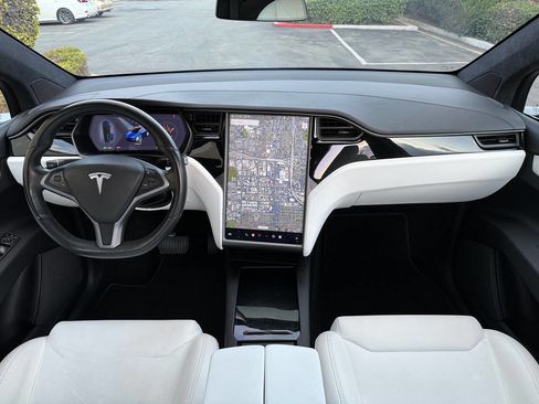 Used 2018 Tesla Model X 100D image 18