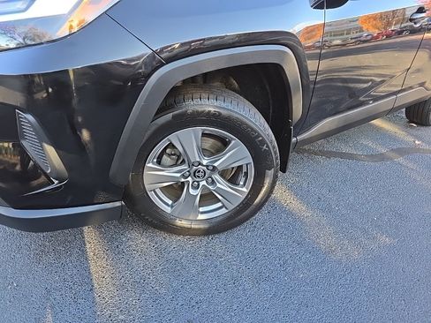 Used 2022 Toyota RAV4 XLE image 2