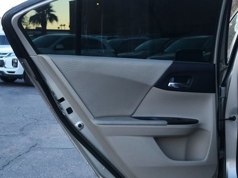 Used 2016 Honda Accord LX image 29