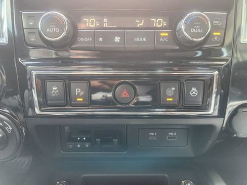 Used 2020 Nissan Titan Platinum Reserve image 20
