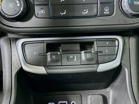 Used 2024 GMC Terrain SLE FWD image 24