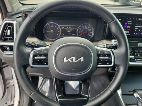 Used 2022 Kia Sorento EX w/ Panoramic Sunroof Package FWD image 22