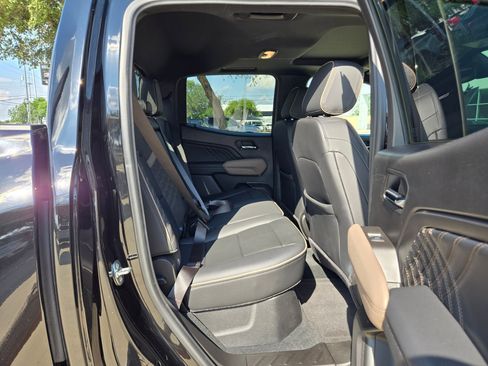 Certified 2025 GMC Canyon Denali AWD/4WD image 23