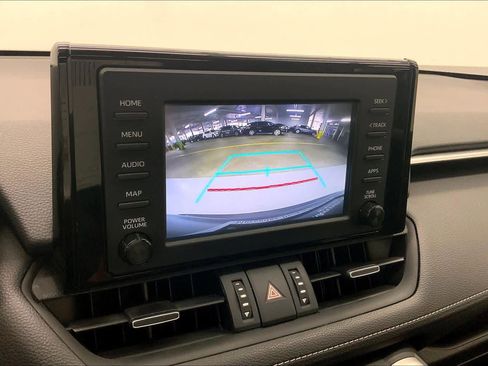 Used 2019 Toyota RAV4 XLE Premium FWD image 24