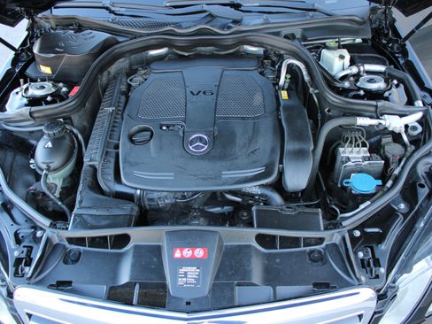 Used 2013 Mercedes-Benz E 350 4MATIC Sedan image 27