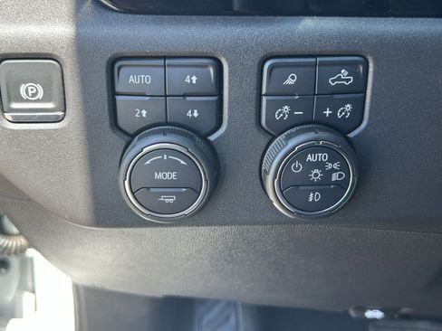 Certified 2025 Chevrolet Silverado 1500 ZR2 w/ Technology Package AWD/4WD image 31