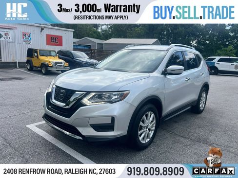 Used 2020 Nissan Rogue SV FWD image 1
