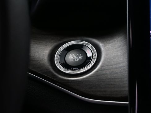 Used 2024 Jeep Grand Cherokee Limited w/ Black Appearance Package image 23