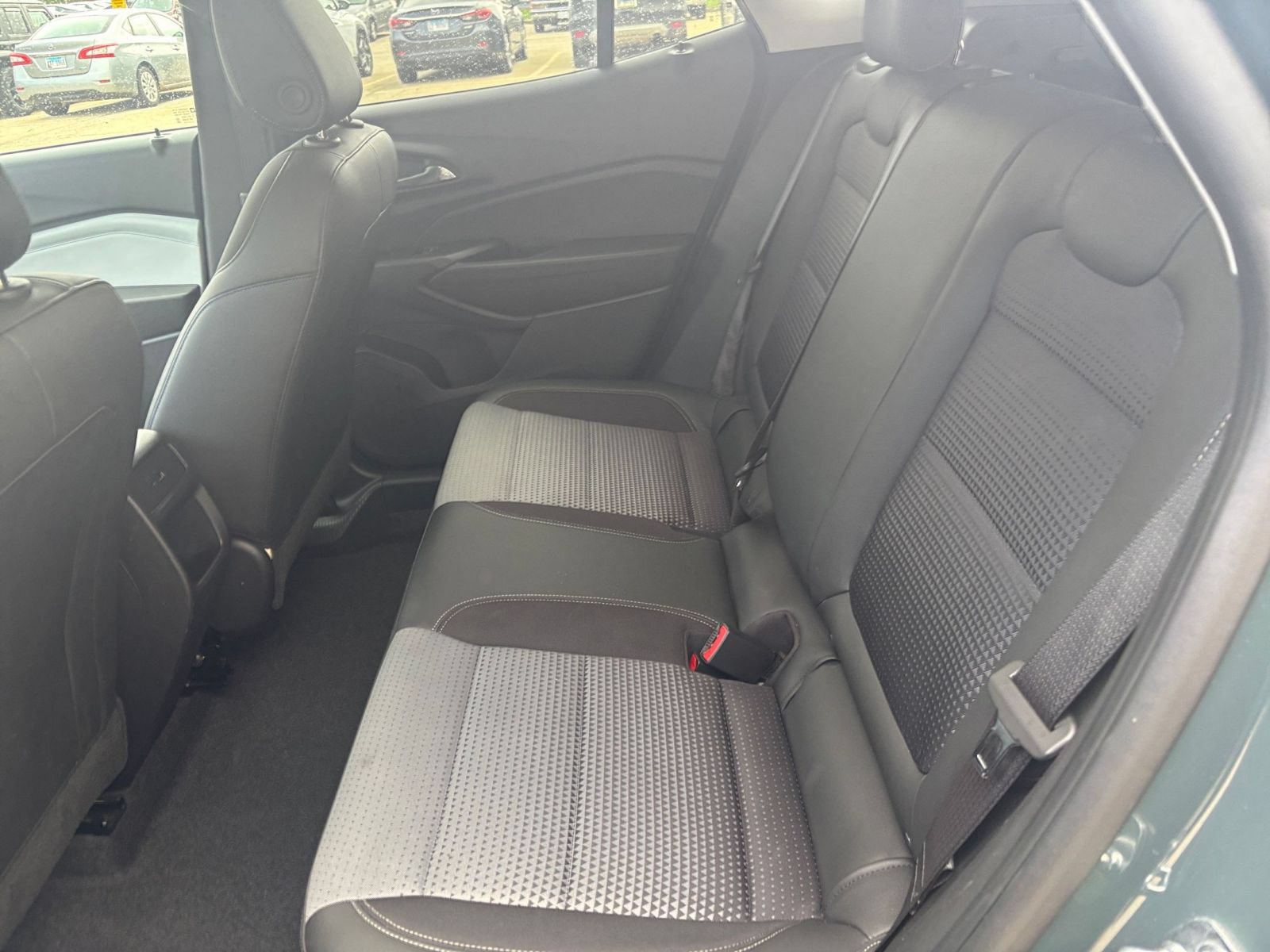Used 2025 Chevrolet Trax LT w/ LT Convenience Package FWD image 22