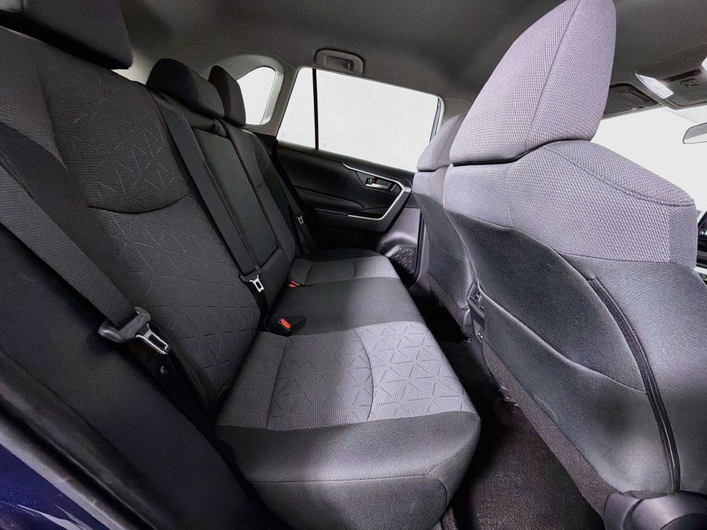Used 2025 Toyota RAV4 XLE FWD image 28