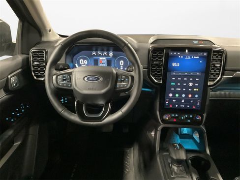 Used 2024 Ford Ranger Lariat w/ FX4 Off-Road Package image 11