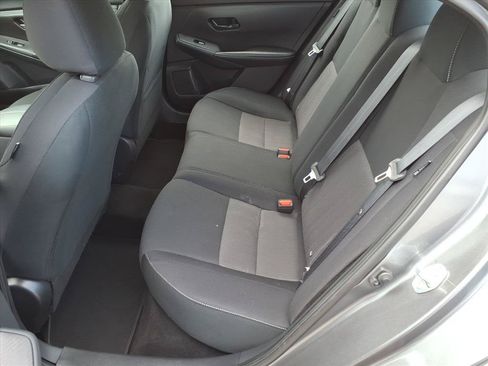Used 2024 Nissan Sentra SV FWD image 12