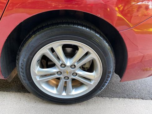 Used 2018 Chevrolet Cruze LT FWD image 14