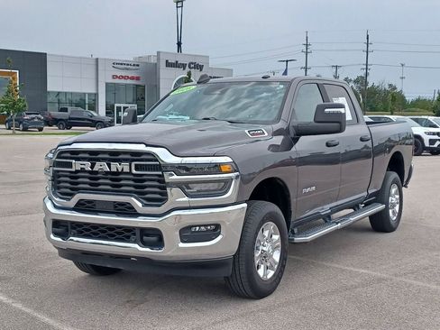 Used 2026 RAM 2500 Big Horn AWD/4WD image 2