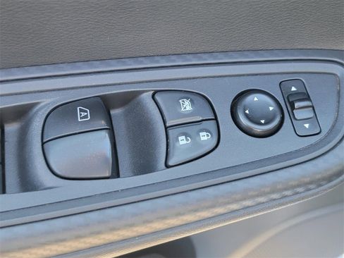 Certified 2021 Nissan Versa SV image 28