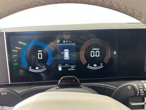 Used 2024 Hyundai Santa Fe SEL image 17