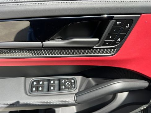 Used 2026 Porsche Cayenne GTS AWD/4WD image 18