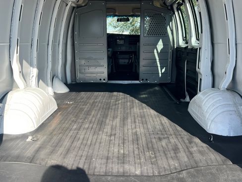 Used 2022 Chevrolet Express 2500 Work Van w/ Driver Convenience Package image 12