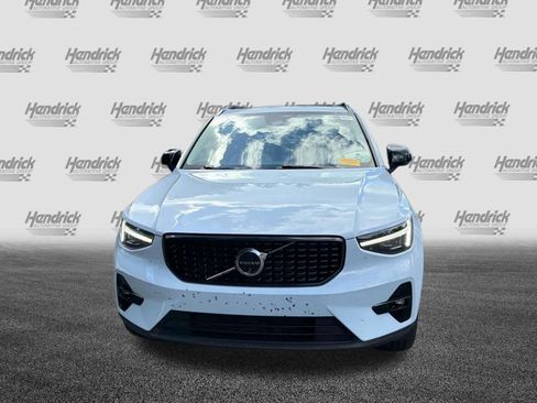 Used 2024 Volvo XC40 B5 Ultimate w/ Protection Package Premier AWD/4WD image 3