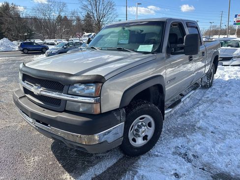 Used 2003 Chevrolet Silverado 2500 2WD Crew Cab image 1
