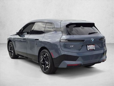 Used 2023 BMW iX xDrive50 w/ Sport Package AWD/4WD image 7