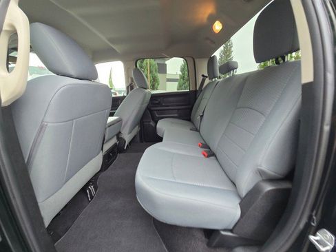 Used 2017 RAM 2500 Tradesman w/ Chrome Appearance Group image 18