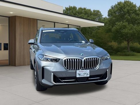 Used 2026 BMW X5 xDrive50e w/ Parking Assistance Package AWD/4WD image 5