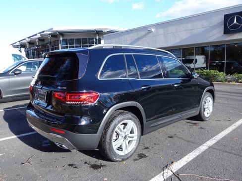 Certified 2022 Mercedes-Benz GLB 250 4MATIC image 5