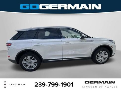 Used 2024 Lincoln Corsair FWD image 8